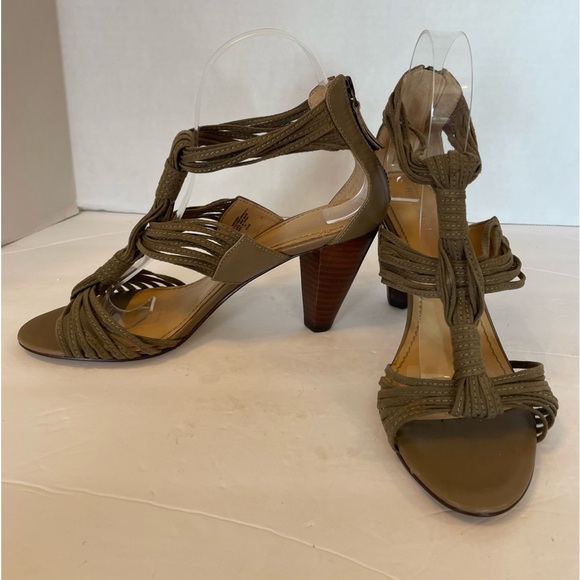 Nine West tan suede strappy zipper back open toe heels shoes size 6 1/2 M - Picture 2 of 9